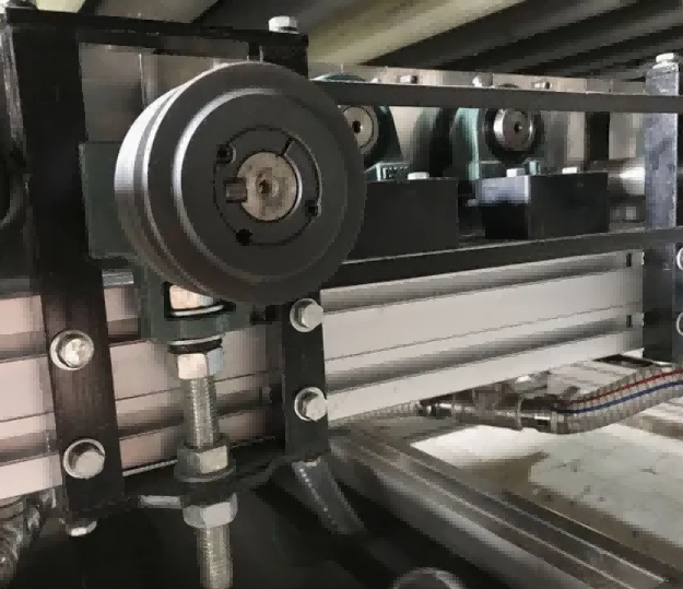 1600mm korkeatehoinen täysautomaattinen vaakatasossa eristetyn lasin pesu- ja kuivauskone