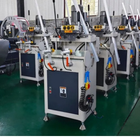 Erittäin tarkka PVC UPVC Windows High Speed ​​Copy Routing Machine