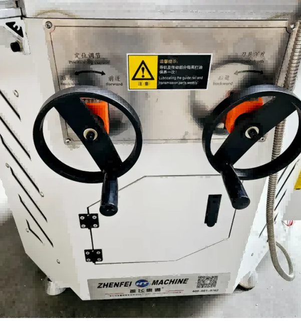 LZJ-100/3500 Single Head Alu. Ikkunan oven kulman yhdistämiskone