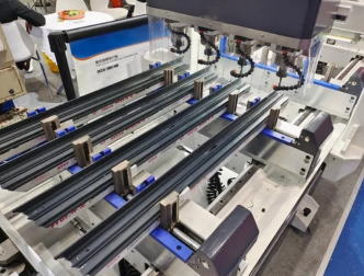 Tarkkuus 4-päinen CNC-alumiiniseinäporakone